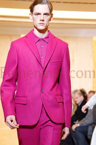 La paleta de colores para este invierno que presenta Jil Sander es muy colorida y a su vez muy elegante